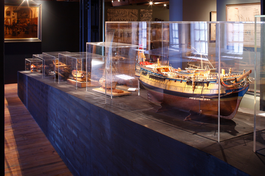 TVI-23, Foto: Christoph Edelhoff Ausstellungsmöbel