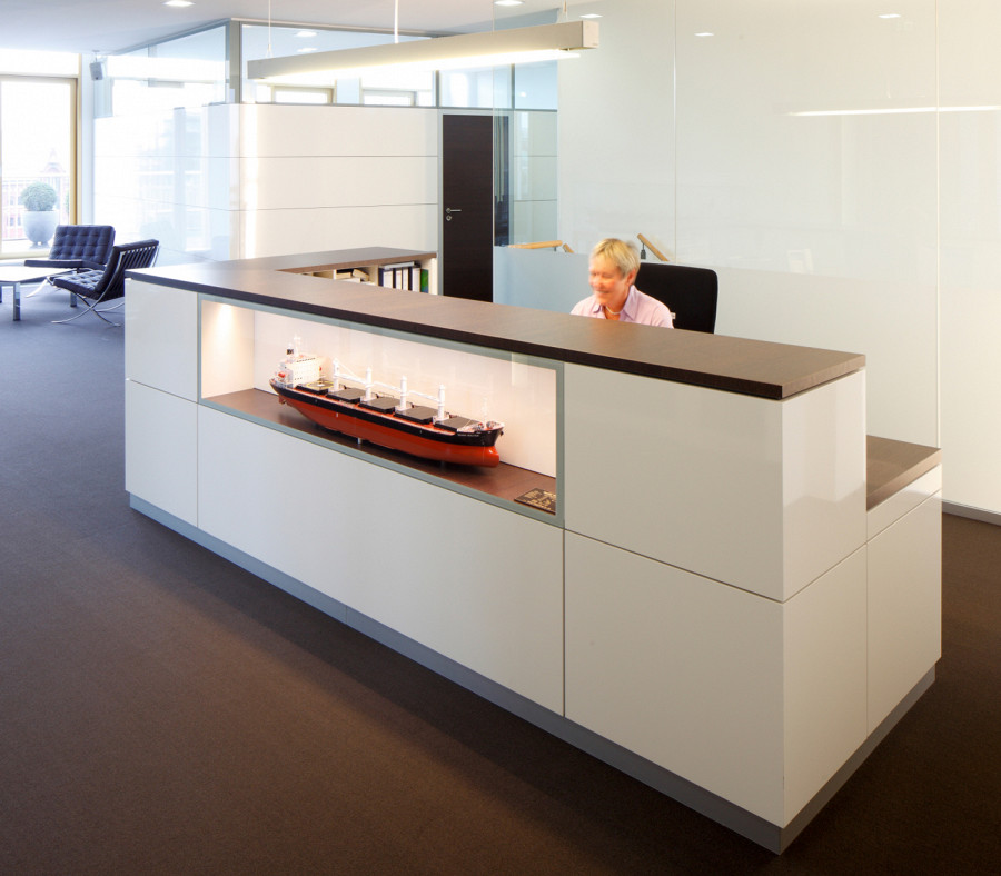 TTR-14, photo: Christoph Edelhoff counter reception area