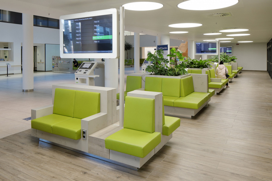TPK-18, photo: Christoph Edelhoff hospital waiting area seats